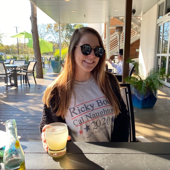 Meet your Posher, Reagan - Picture 1 of 1